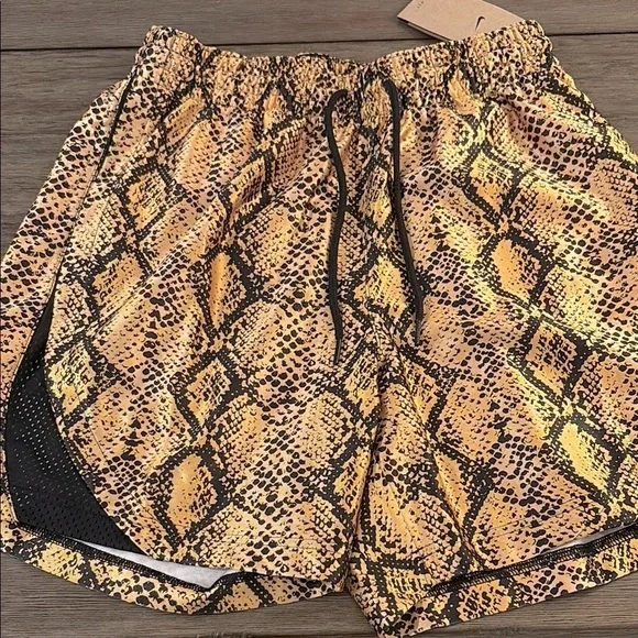 NWT [Nike] Loose Fit Rebel Fly Snakeskin Gold/Black Basketball Shorts Women’s S - Picture 4 of 14